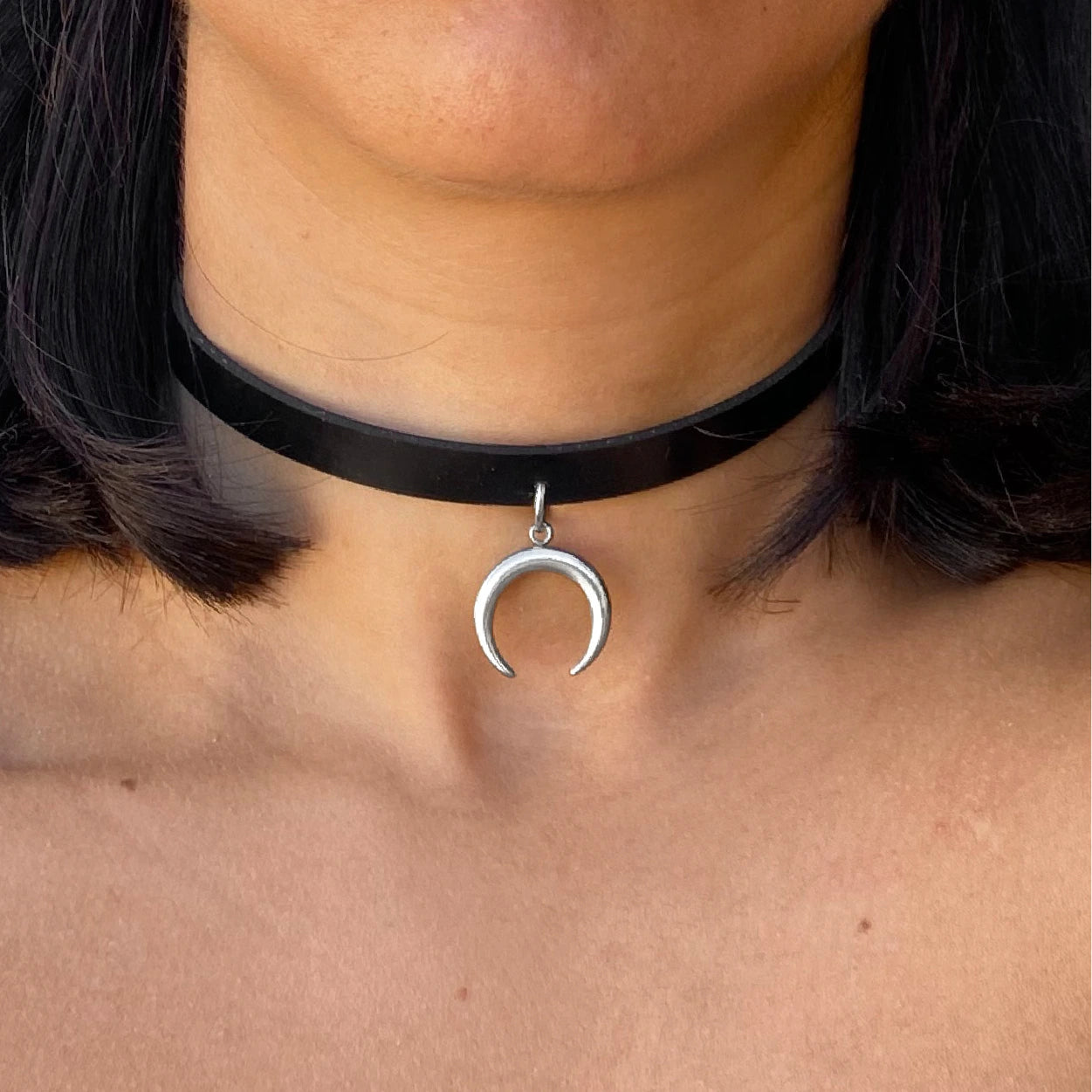 Choker luna capovolta 123