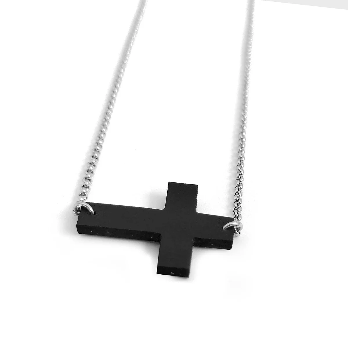 collana con croce orizzontale gioiellidiversi
