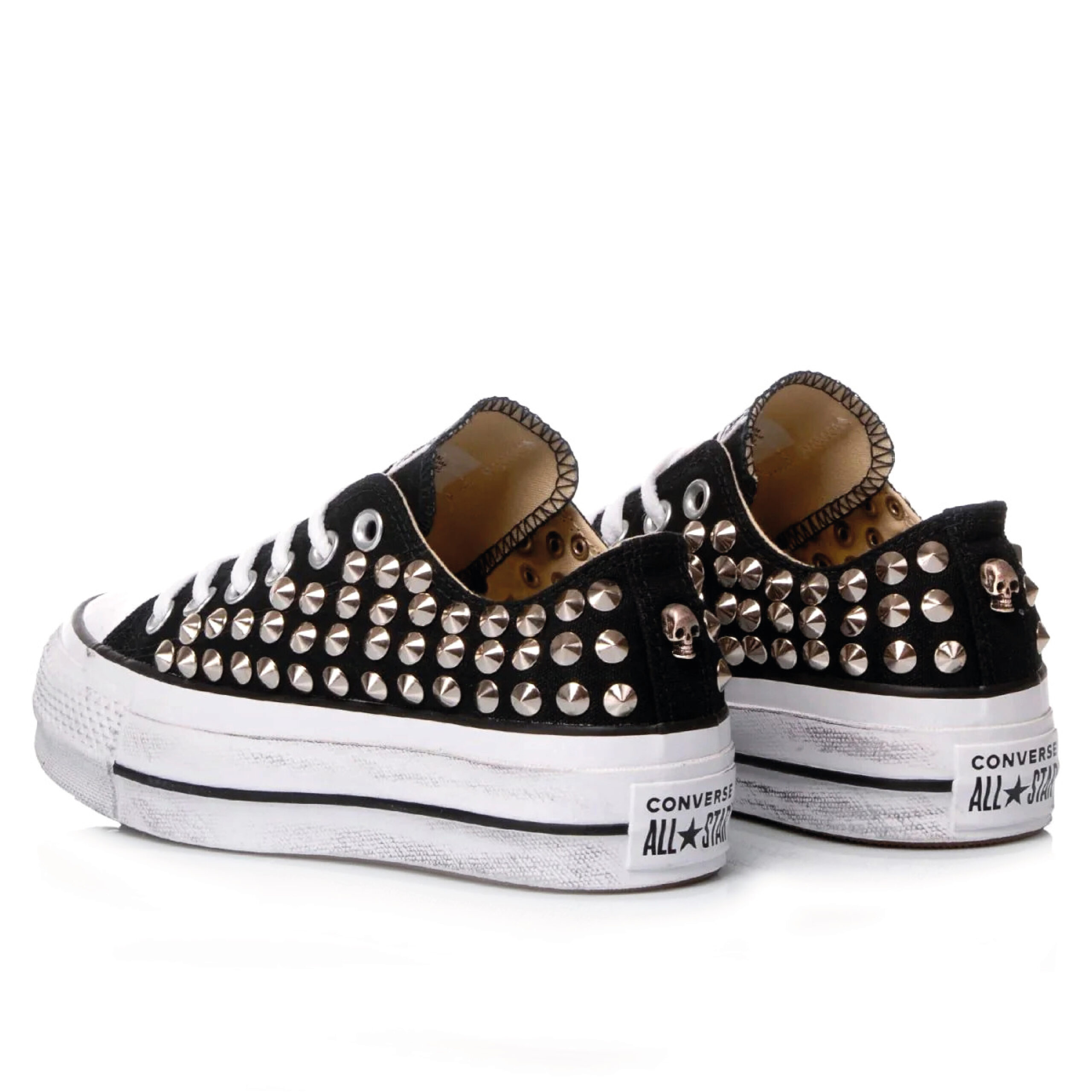 converse con borchie stile rock